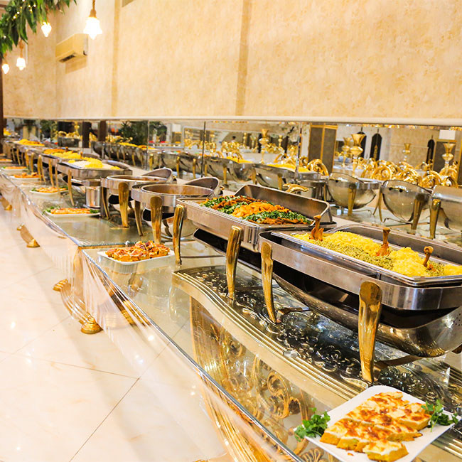 بررسی امکانات تالار قصر شباهنگ در رشت